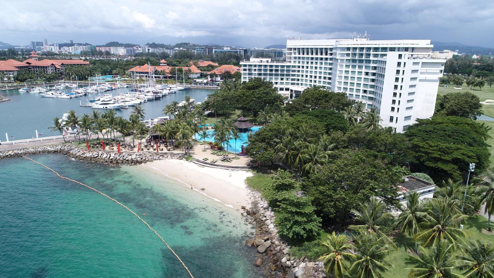 Hotel The Pacific Sutera Kota Kinabalu Exterior foto